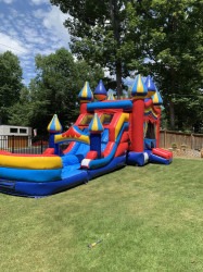 0e54a5abf10d40f296aaf5e5822fc265 1720817216 big 1756582867 Big Top Circus XL Bounce and Dual Slide Combo